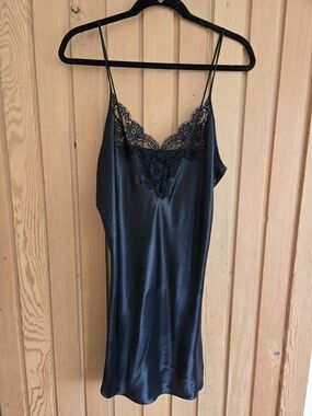 Vintage | Saks Fifth Avenue Black Satin Lace-Trim Slip | Size M
